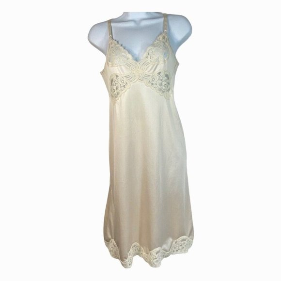 Vanity Fair Other - Vintage Vanity Fair 70's Sissy 32  Nylon Full Slip Dress Lingerie Lace Beige 30L